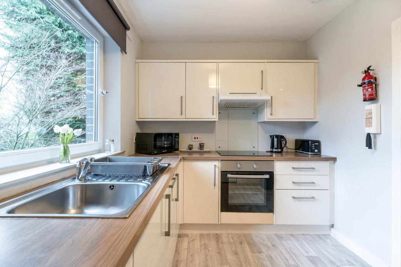 Ground-Fl Two Bedroom Apartment In Bridge Of Allan Exterior photo